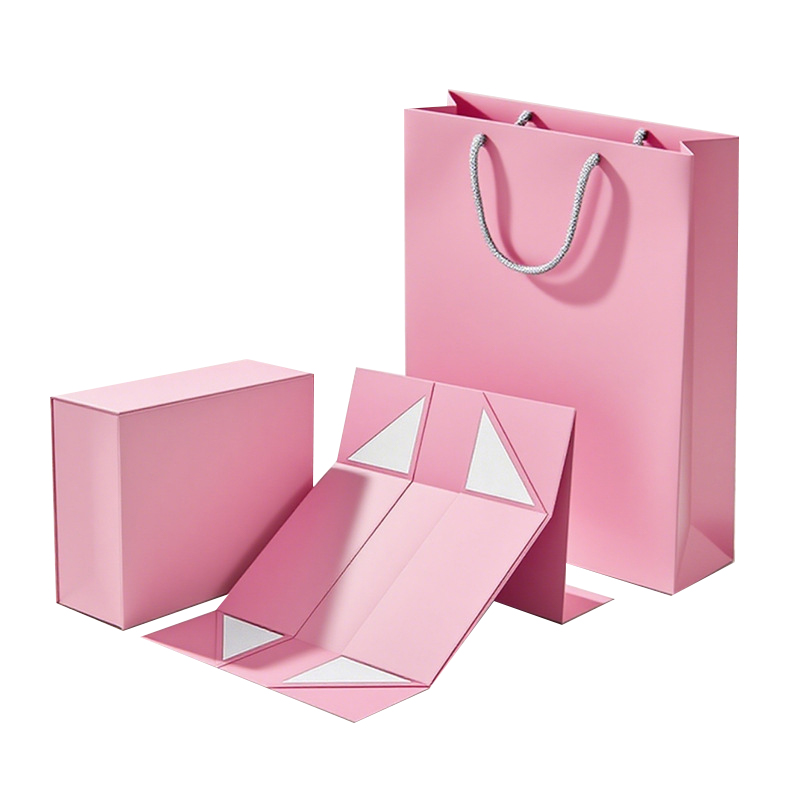 स्कार्फ गिफ्ट बॉक्स ही एक औपचारिक जादू नाही का जी मऊ स्कार्फ गुंडाळल्यापासून ते प्रदर्शित करण्यापर्यंत बदलते?